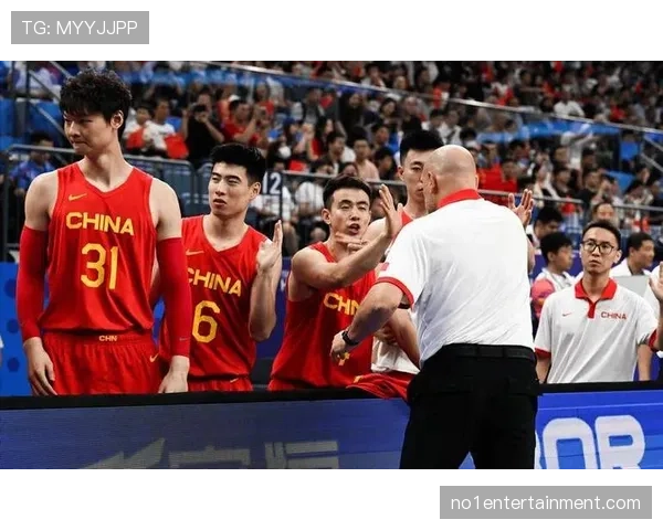 程帅澎带伤拼搏难挽败局 成男篮世预赛客场亮点