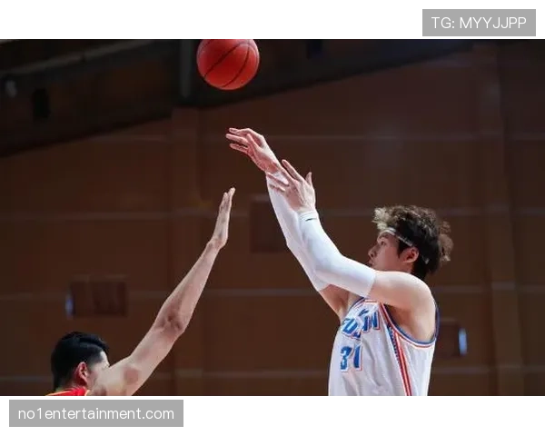 中锋战术回归传统 高中锋成为破解密集防守关键